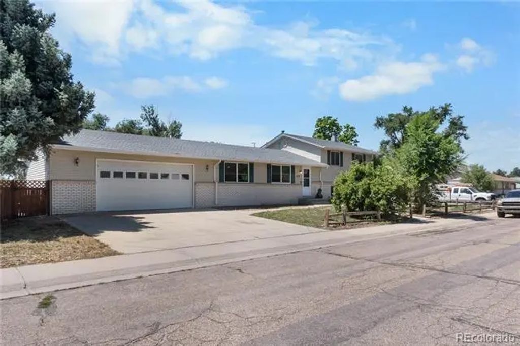 1112 Village Drive, Fort Lupton