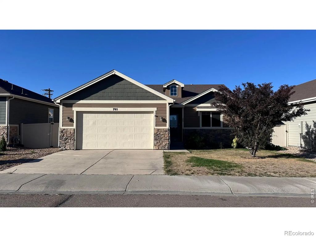 705 N Country Trail, Ault