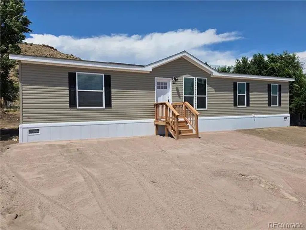 475 Railroad Street, Rockvale