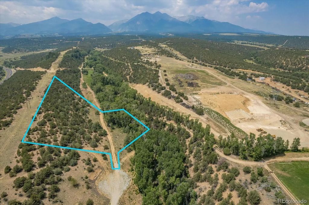 7925 Cozart Lane, Salida