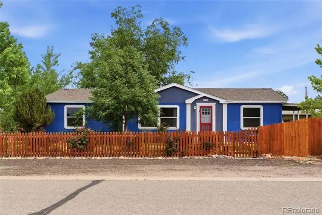 110 Dahlia Street, Hudson