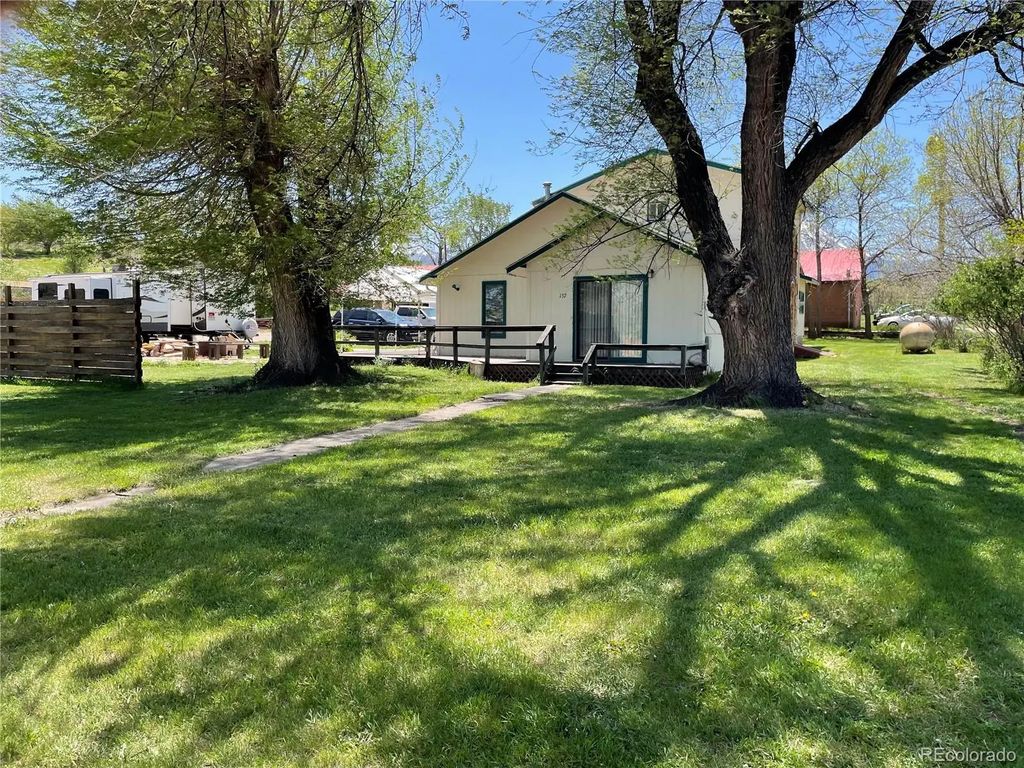 137 Cucharas Street, La Veta