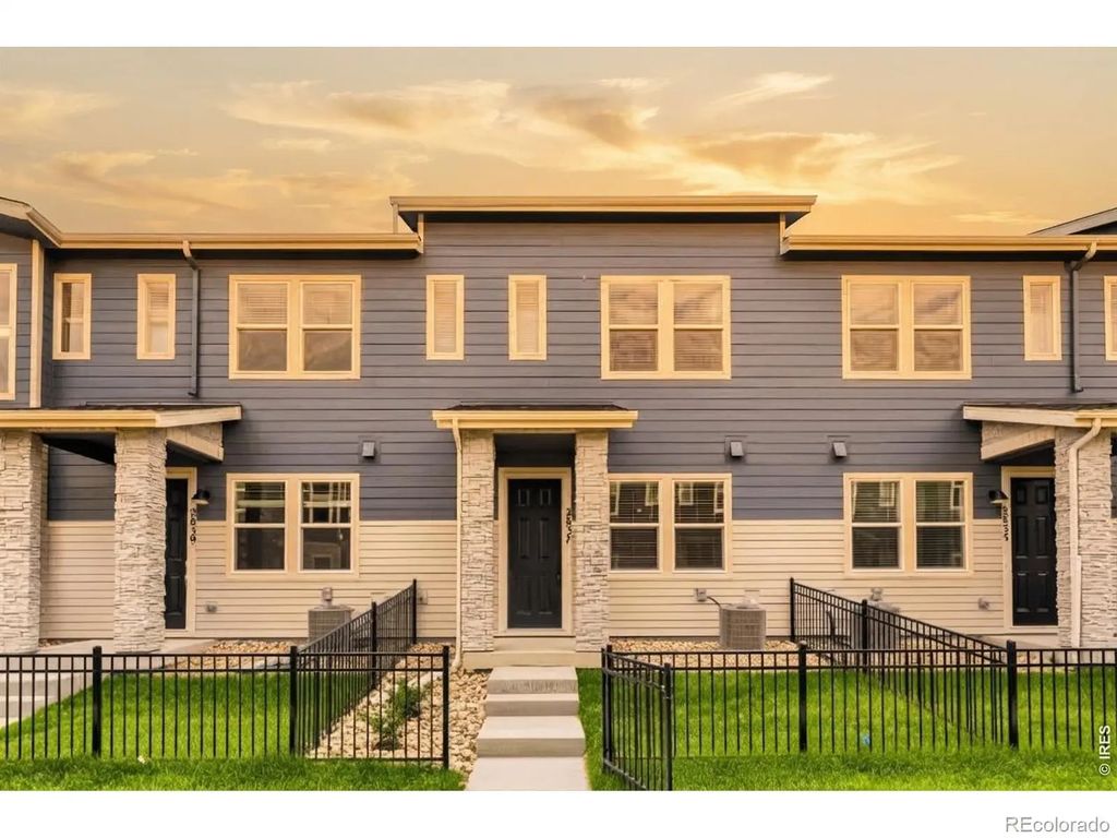 2837 Bear Springs Circle, Longmont