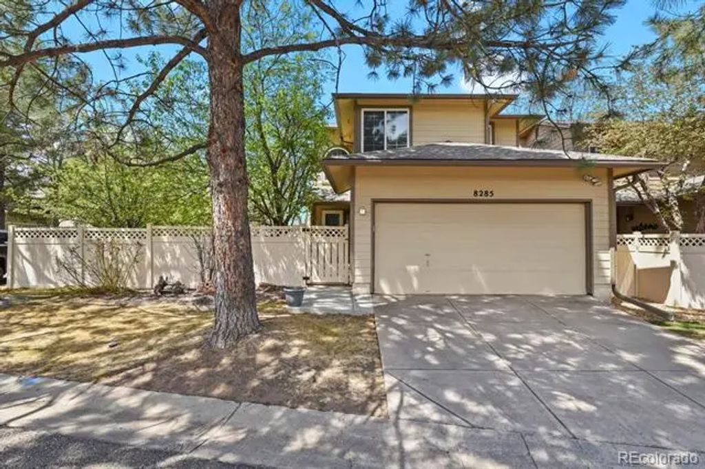 8285 S Gaylord Circle, Centennial