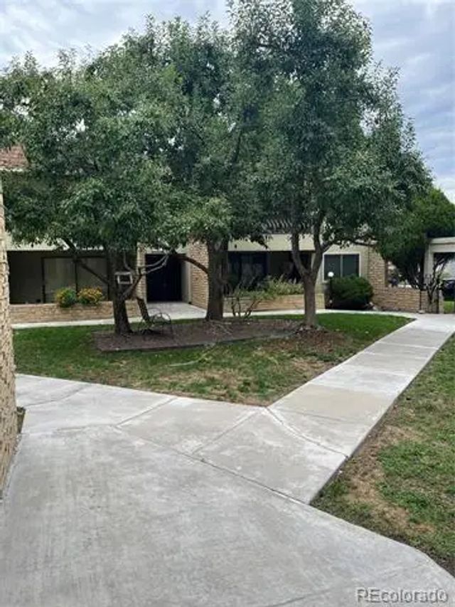5882 E Ithaca Place 204, Denver