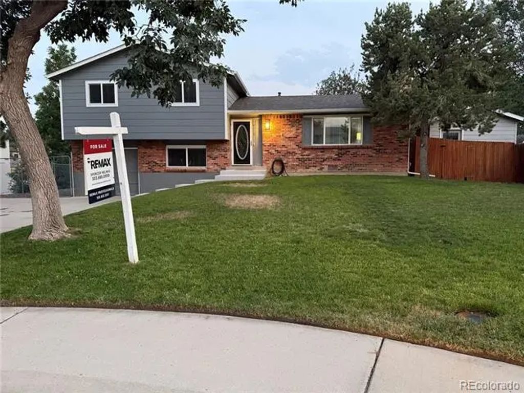 9320 W Burgundy Avenue, Littleton