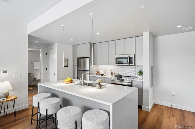 2091 S Gilpin Street 205, Denver