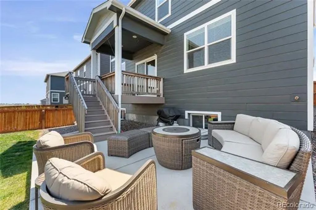 982 Cascade Falls Street, Windsor