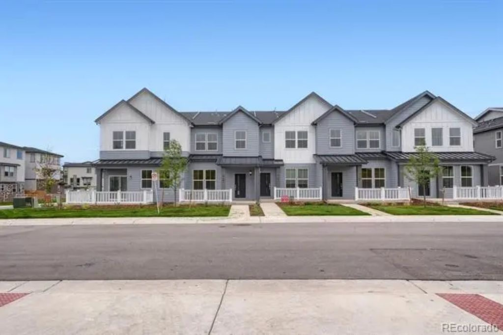 7675 S Mobile Way, Centennial