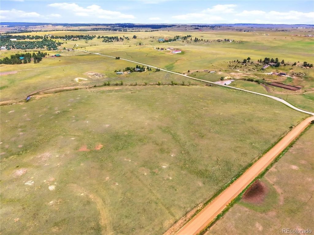 3501 County Road 106, Elizabeth