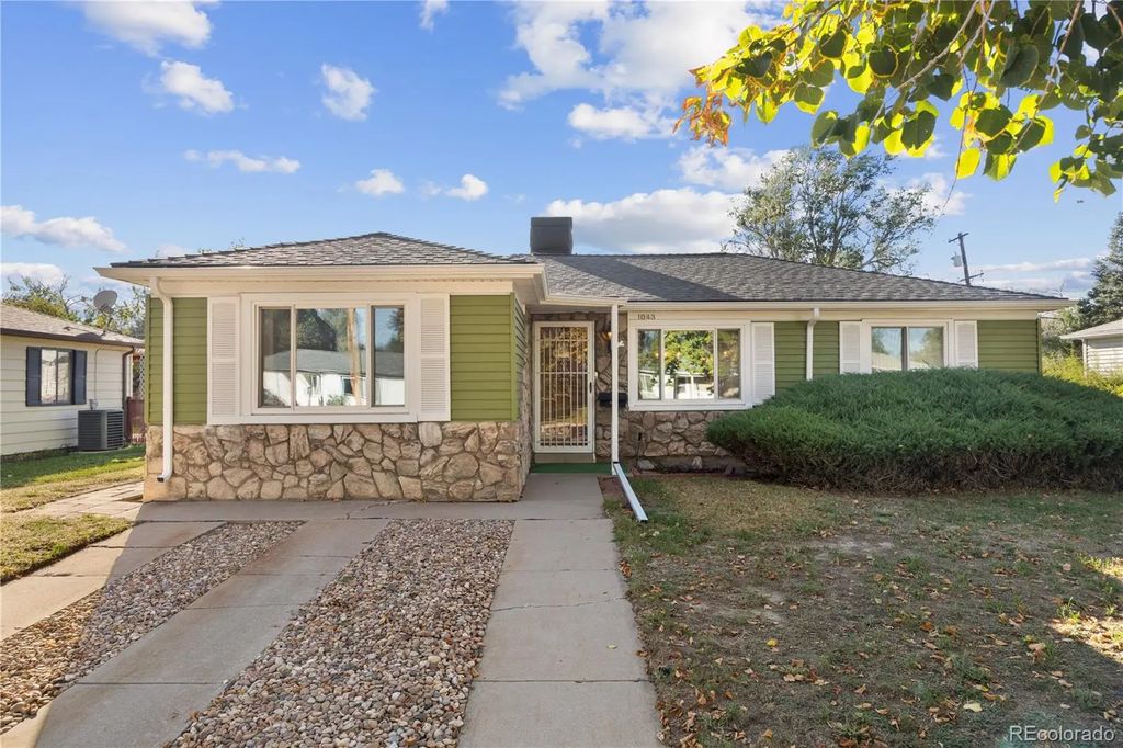 1043 Geneva Street, Aurora