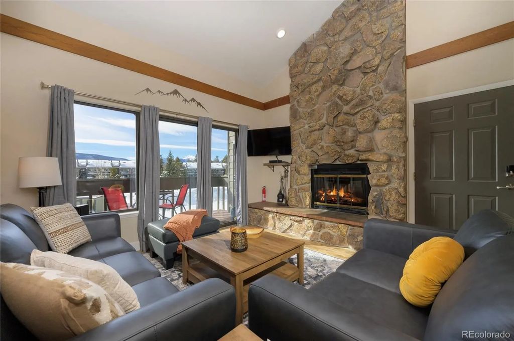 83 County Road 8400 F7, Fraser