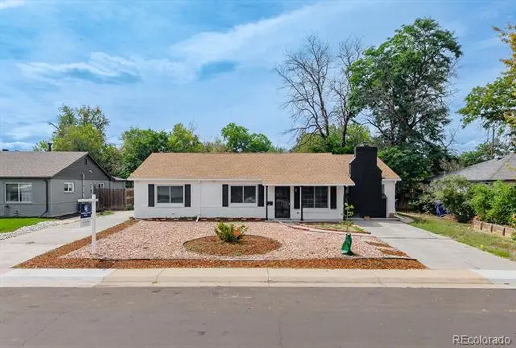 919 Troy Street, Aurora