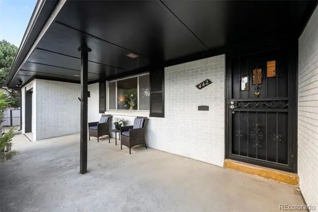 442 Titan Court, Aurora