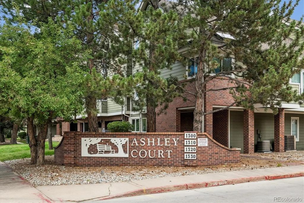 1300 S Monaco Street Parkway 9-g, Denver