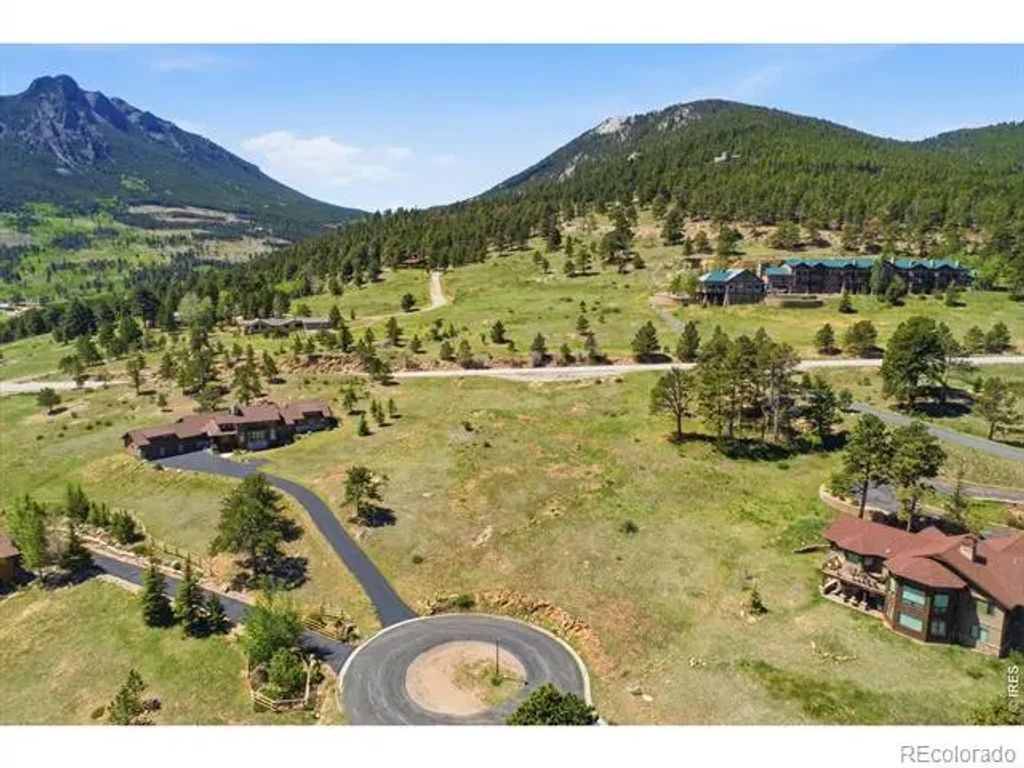 Lakota Court, Estes Park