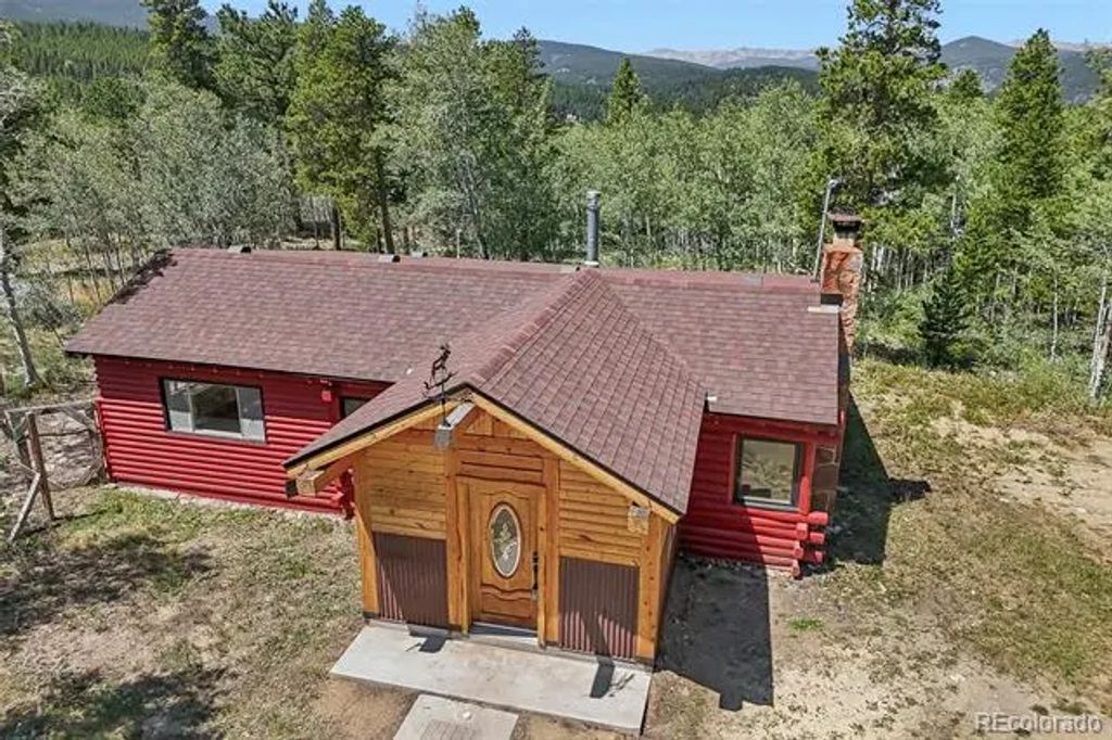 301 Genevas Way, Black Hawk
