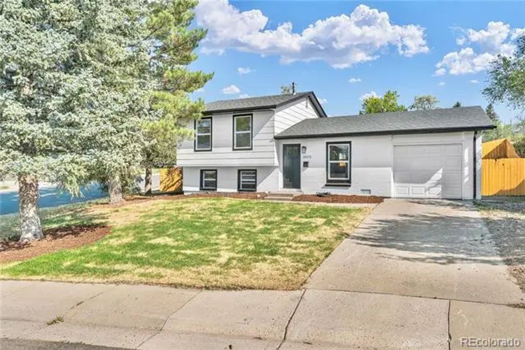 10272 W Lehigh Avenue, Denver
