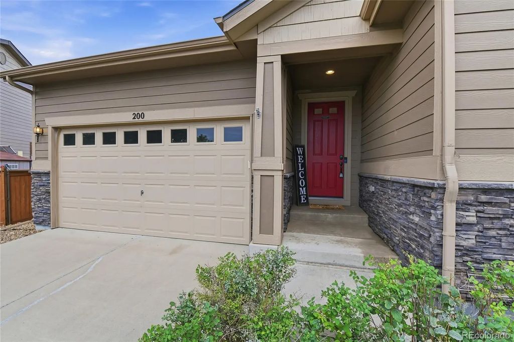 200 S Langdale Court, Aurora