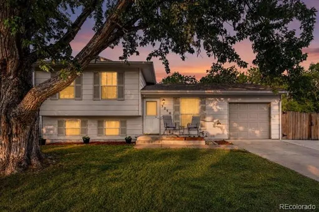 3250 S Holland Way, Lakewood