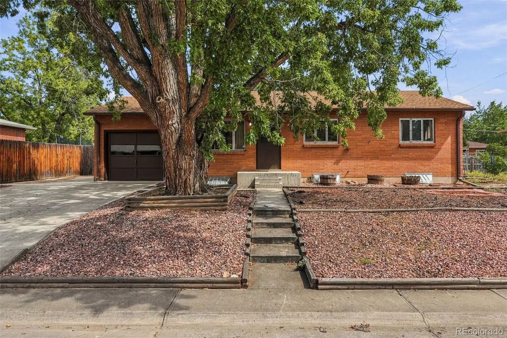6704 Nelson Street, Arvada