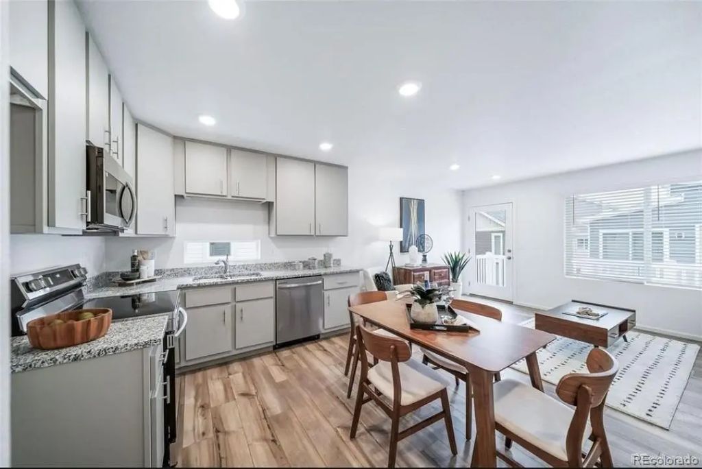 46542 Avery Lane, Bennett