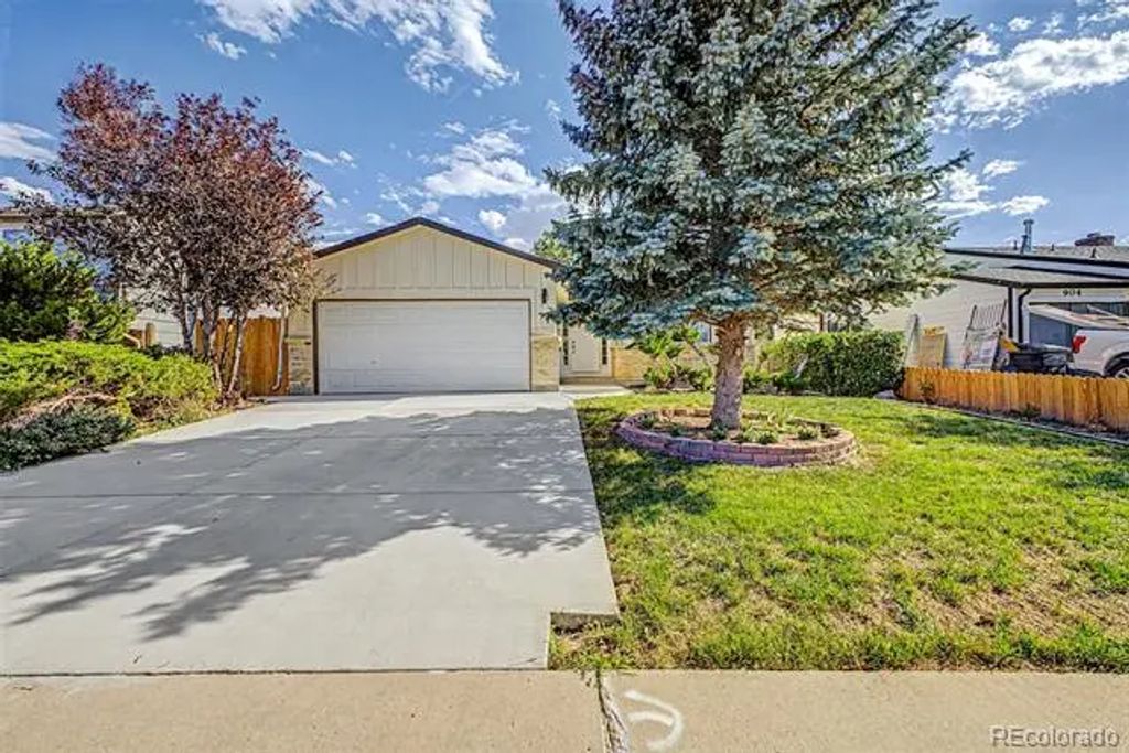 884 Madison Way, Bennett
