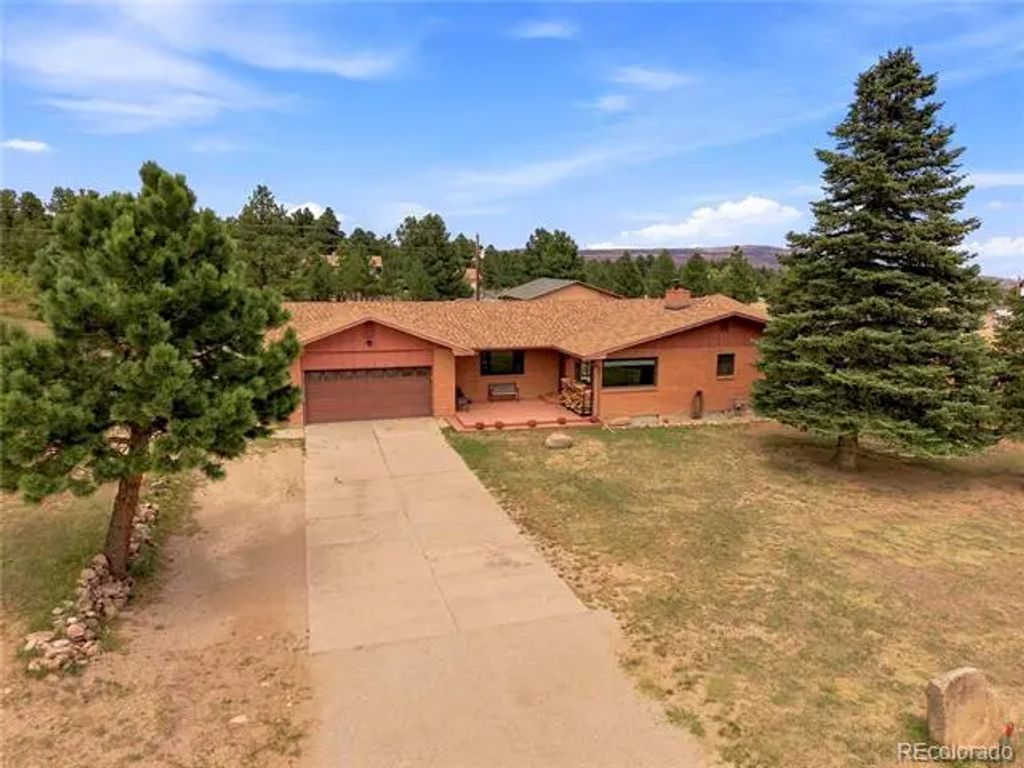 8087 Oak Drive, Rye