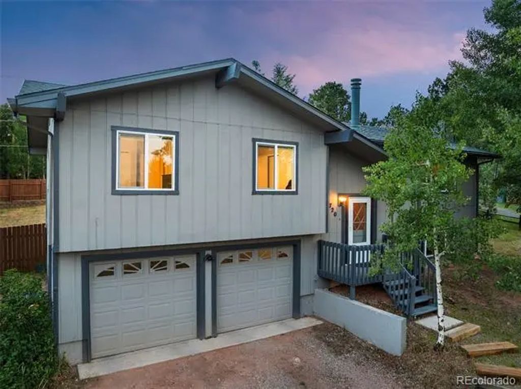 720 W Northwoods Drive, Woodland Park