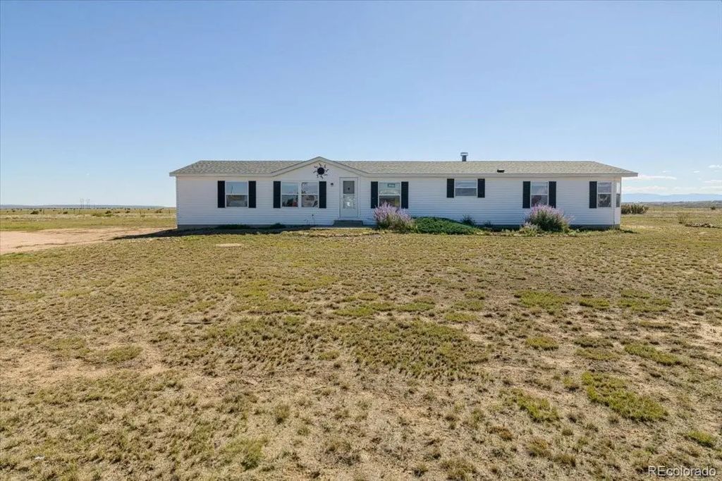 9735 Avenida Alegre Point, Fountain