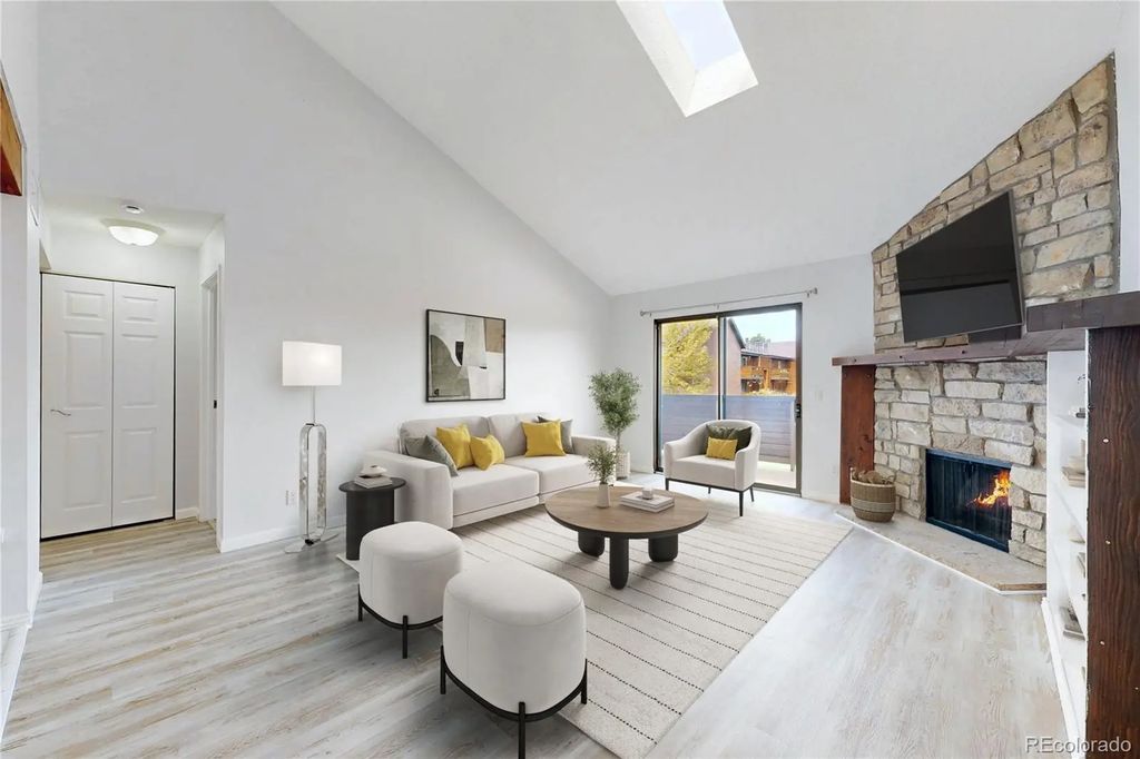 211 Wright Street 308, Lakewood