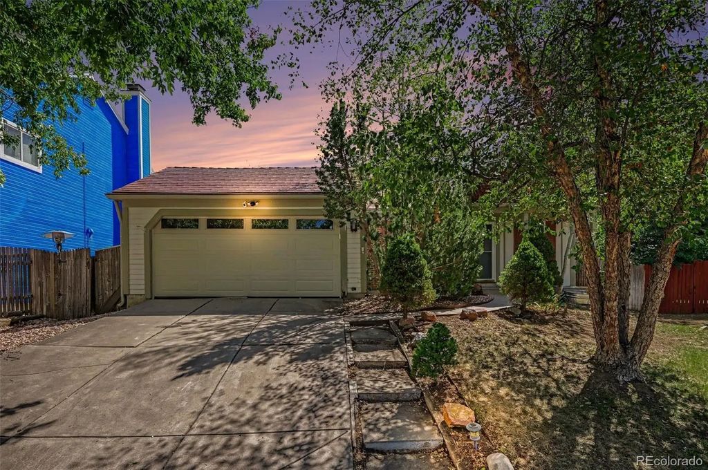 19732 E Bates Drive, Aurora