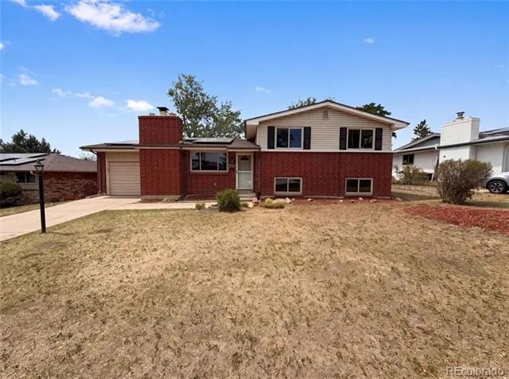 885 W 7th Avenue Drive, Broomfield