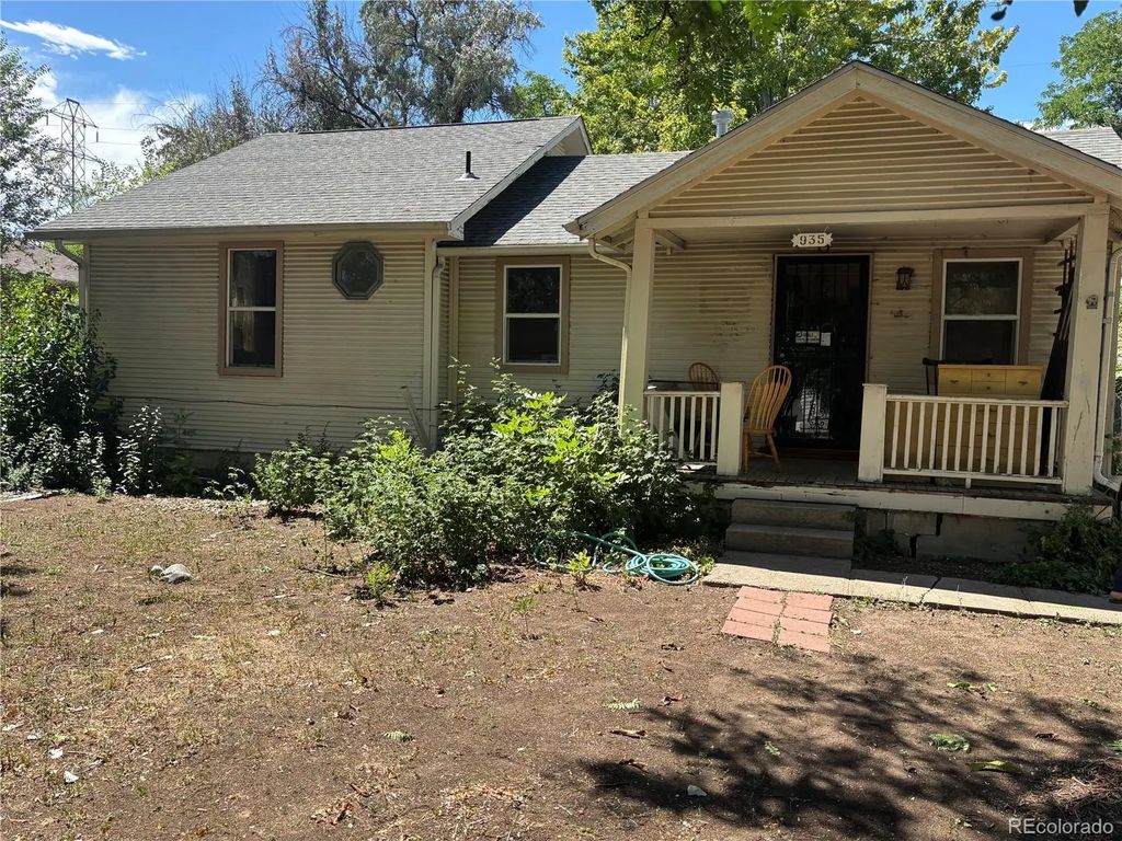 935 Fenton, Lakewood
