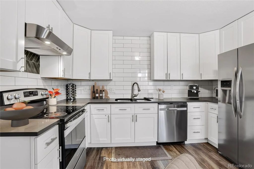 937 Kramer Court, Aurora