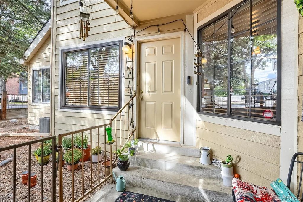 980 S Dahlia Street A, Glendale