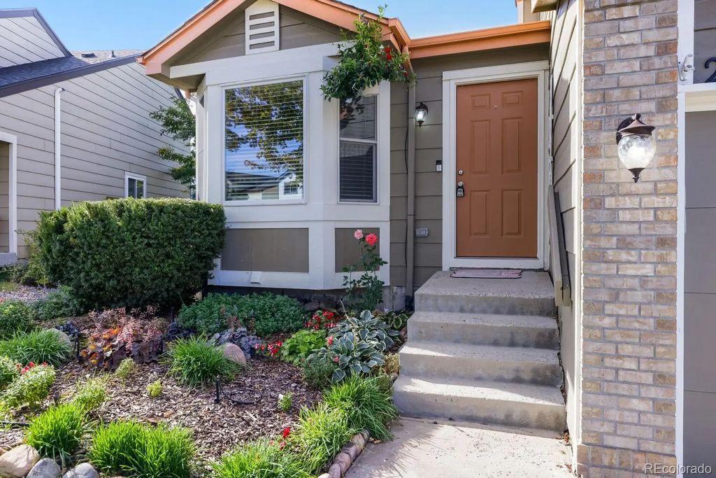 21576 E Crestline Drive, Centennial
