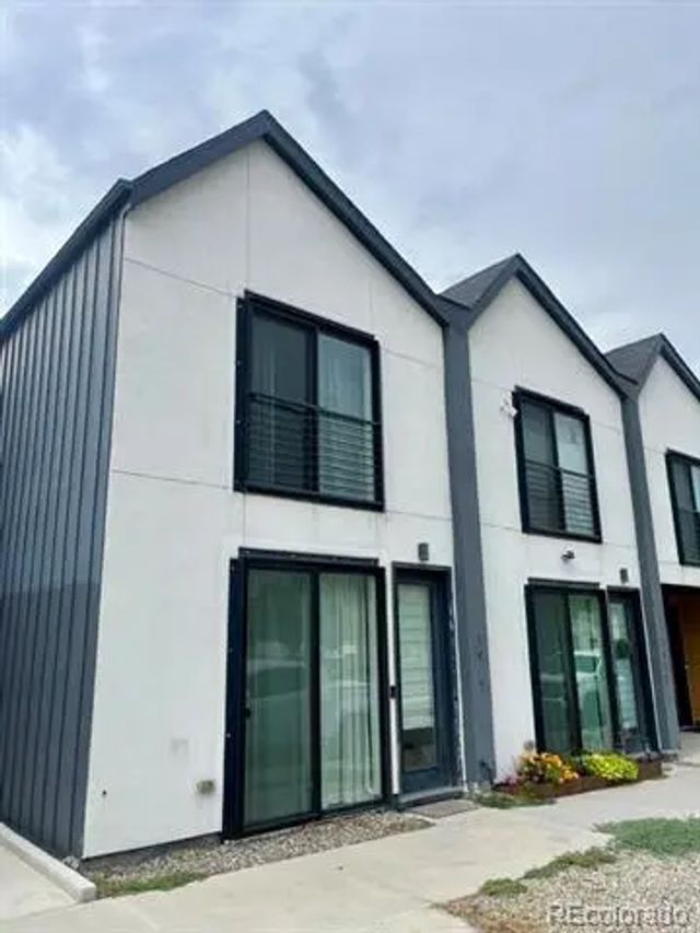 1917 W Elk Place 1, Denver