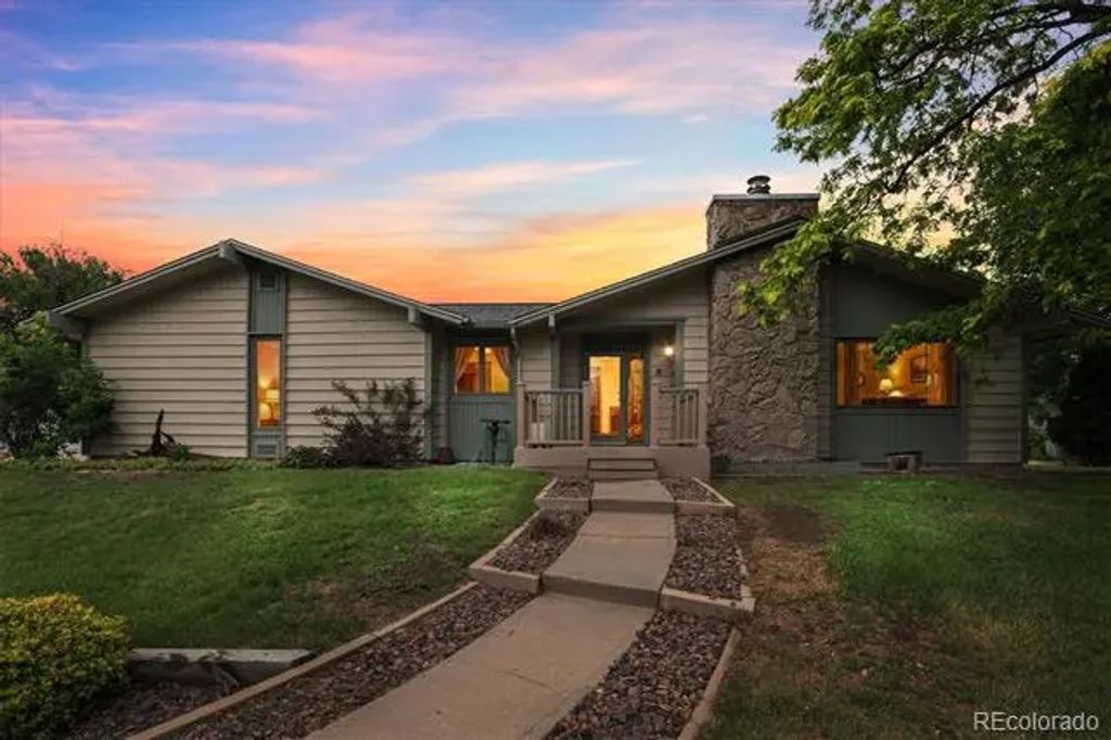 8 Walter Way, Broomfield