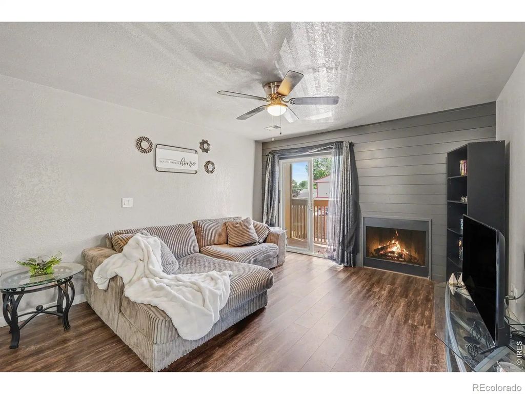 225 E 8th Avenue F11, Longmont