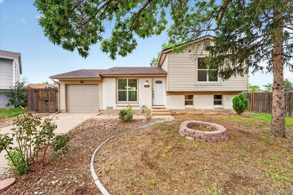 1661 S Walden Court, Aurora