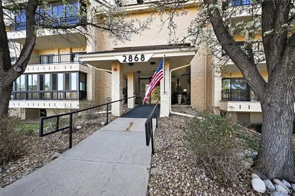 2868 S Heather Gardens Way 103, Aurora