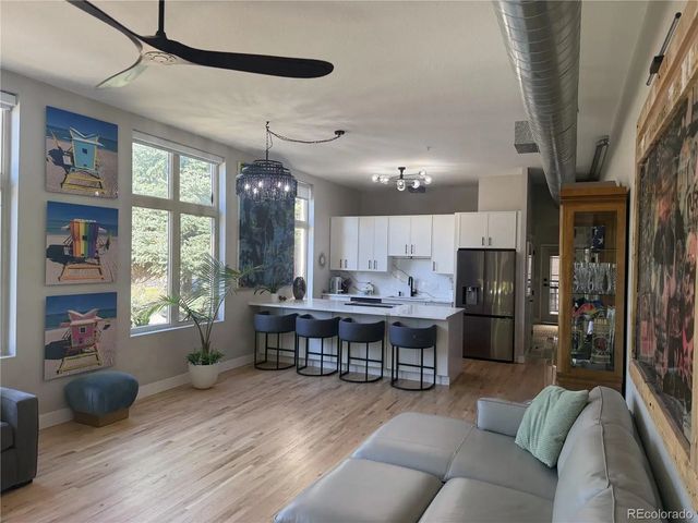 220 Roslyn Street 701, Denver