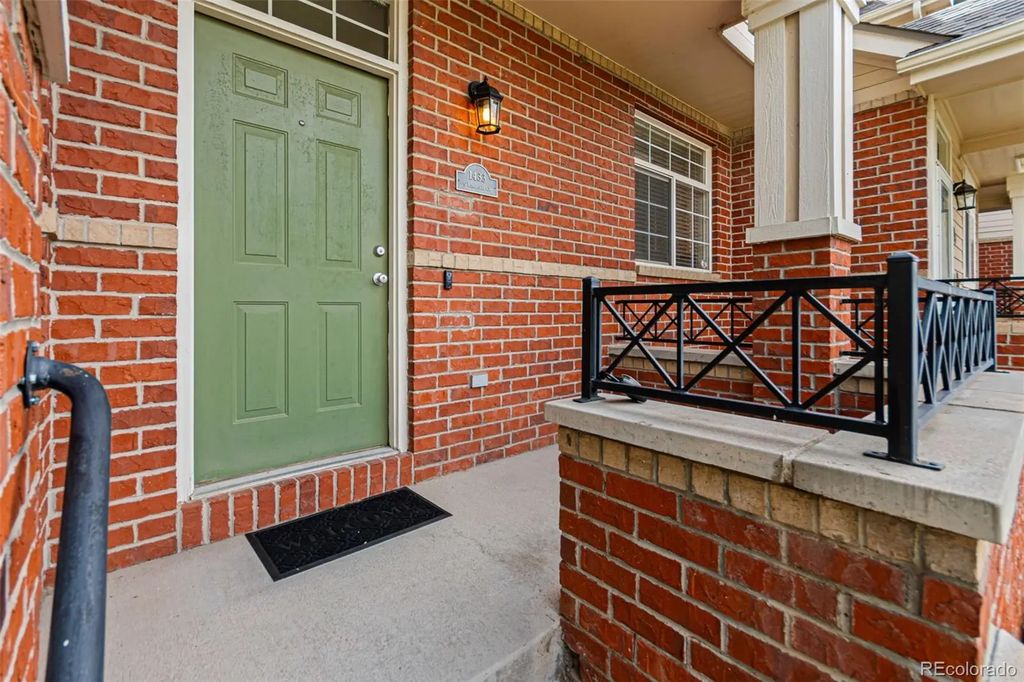 1433 S Emporia Court, Aurora