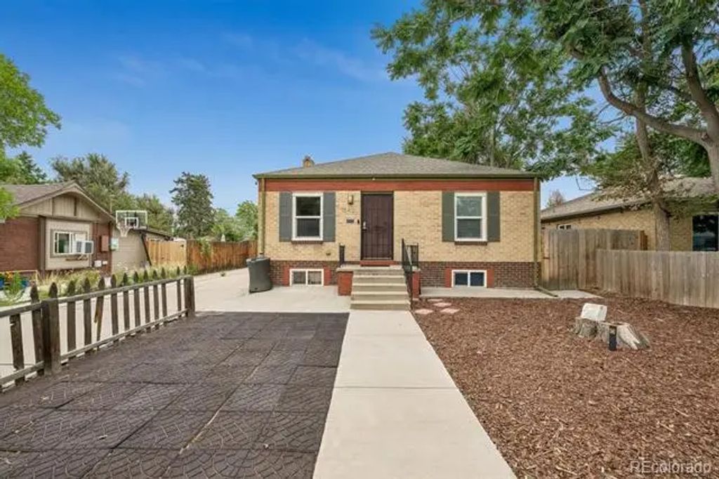 1540 Tamarac Street, Denver