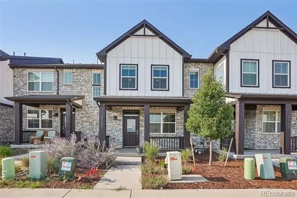 22160 E 8th Avenue, Aurora
