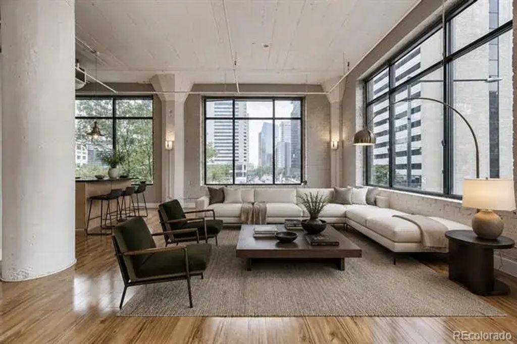 2000 Arapahoe Street 202, Denver