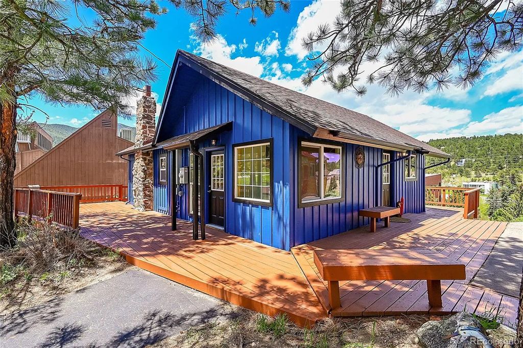 3000 Evergreen Parkway, Evergreen