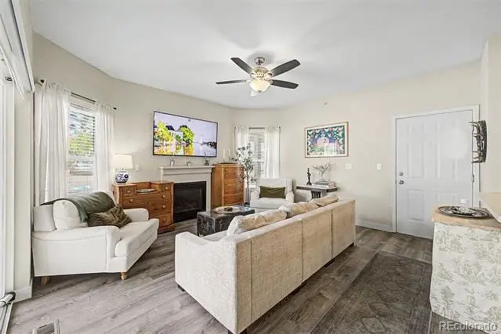 2430 W 82nd Place 1e, Westminster