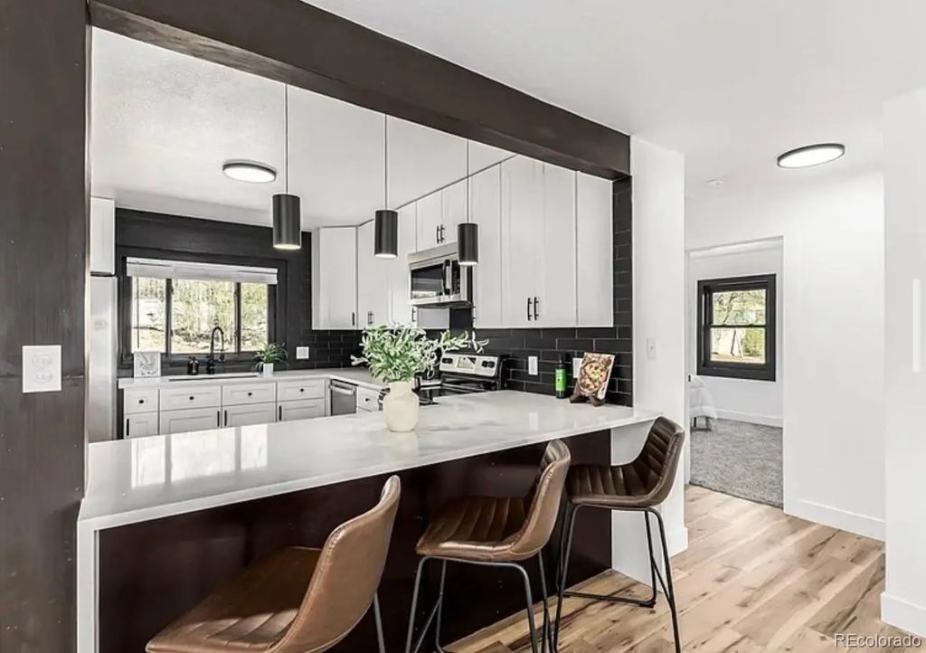 2731 Roosevelt Avenue, Thornton